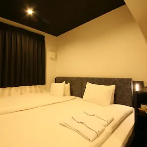 トラッド リプレイ ホテル